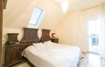 Three-bedroom Holiday Home In Donji Zbilj