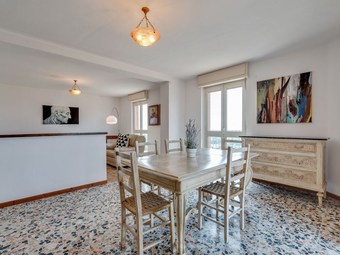 Apartamento Sun-kissed Holiday Home In Calosso With Roof Terrace