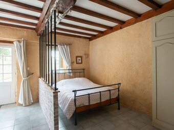 Cosy Holiday Home In Mandeville En Bassin With Garden