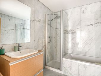 Modern Holiday Home In Salir Do Porto With Swimming Pool