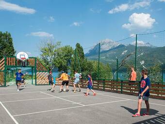 Wooden Chalet In The Cozy And Sporty And Beautifull Chorges