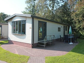 Detached Chalet With A Dishwasher At 21 Km. From Leeuwarden