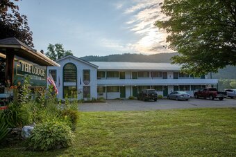 Hotel The Lodge At West River