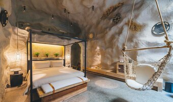 Atour Hotel Universal Port High-speed Railway Station Xuzhou