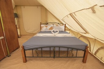 Hotel The Acacia Glamping Park