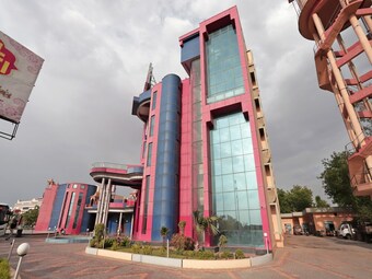 Capital O 40539 Hotel Triputi