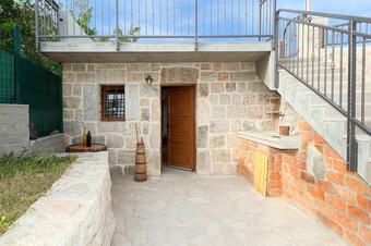 Villa Mons