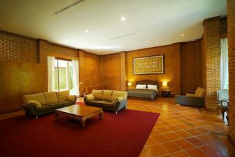 Hotel Chayana Resort