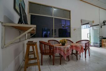 Oyo 1216 Hotel Sejati