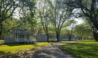 Sunset Cottages And Motel