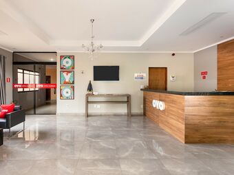 Oyo Florenza Palace Hotel