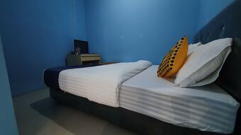 Hotel Oyo 2302 Blue House Costel
