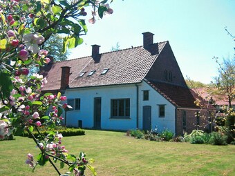 Luxurious Holiday Home In Wingene With Forest Near