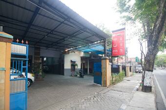 Hotel Reddoorz Syariah Near Alun Alun Bojonegoro
