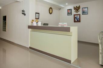 Oyo 2382 Wisata Hotel