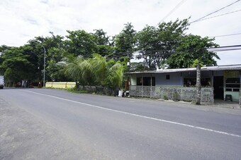 Hotel Madinah Syariah