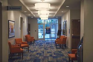 Hotel Holiday Inn Express And Suites St John S Airport