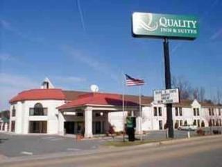 Hotel Quality Inn & Suites