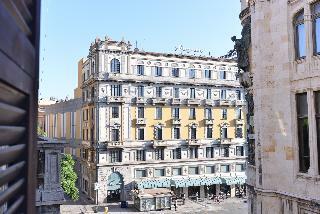 Hotel Izzhome Full Center Grand