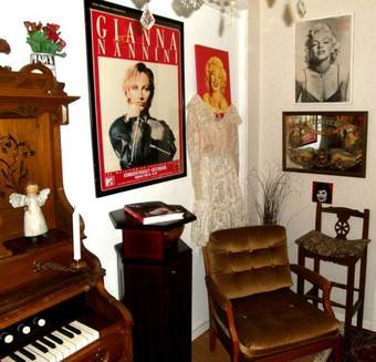 Hostal Madam Bl� Hotel