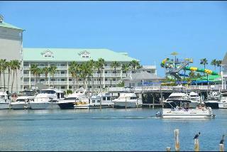Hotel Harbour Club Condos