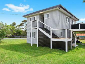 Dunkarein - 600m To Bosom Beach