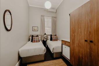 Posada The Commercial Quarters - Room 6-has Air Conditioning, Free Wifi, Tv And Fridge