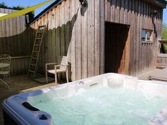 Enticing Holiday Home In Heyd Durbuy With Swimming Pool