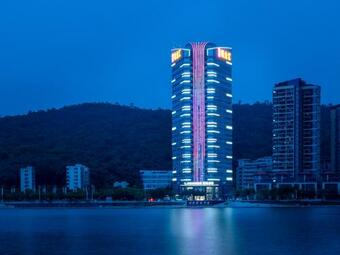 Lavande Hotel Shaoguan Bishui Flower City Branch