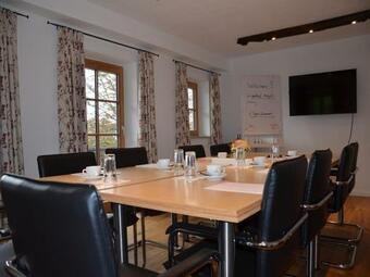 Hostal Landhof Angstl - G�stezimmer Und Tagungsraum