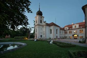 Hotel Chateau Loucen Garden Retreat