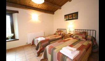 Les Planes D'hostoles Villa Sleeps 14 With Pool