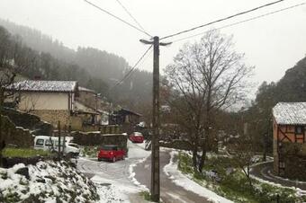 House With 2 Bedrooms In Llayo