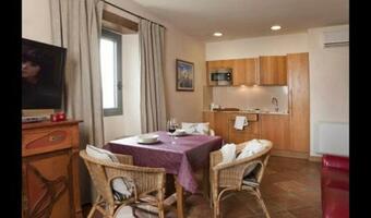 Villa In Porqueres Sleeps 2 Includes Swimming Pool And Air Con