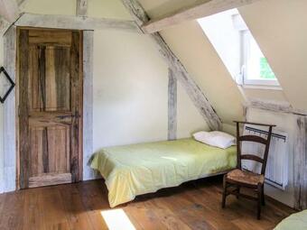 Holiday Home La Grange Et Le Cur�e - Crn102