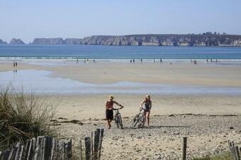 Holiday Home Ch�teauneuf-du-faou - Bre06105i-f