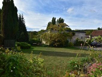 Modern Mansion In Machemont With Private Garden