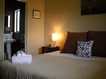 Criffel Peak View Bed & Breakfast