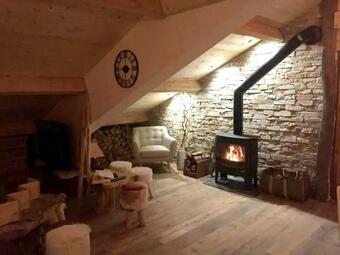 Apartment With 2 Bedrooms In Peone With Wifi