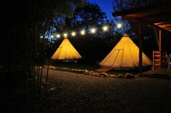 Tipis Du Petit Buisson