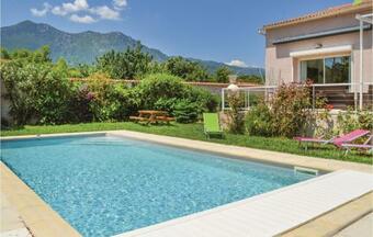 Three-bedroom Holiday Home In Sta Maria Poggio