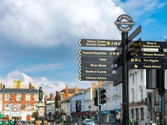 Huge Bedford Apartment For Business Workers By Comfy Workers