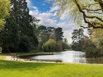 Large Contractor Apartment - Bedford Town Centre By Comfy Workers