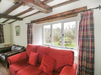 Little Cowarne Court