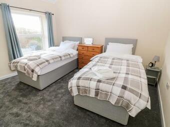 10 Smalldale Cottages