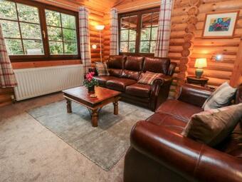 23 Lakeside Drive