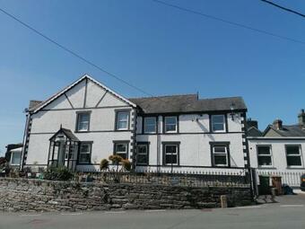 Ty Cambrian Studio Apartments