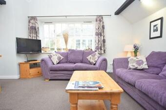 Honeysuckle Lodge, Ham