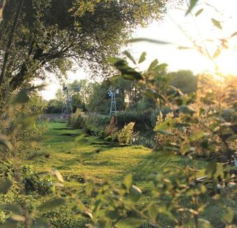 Sleeps-3 Gypsy Carriage 'rose'