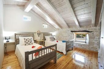 Villa Leonora House